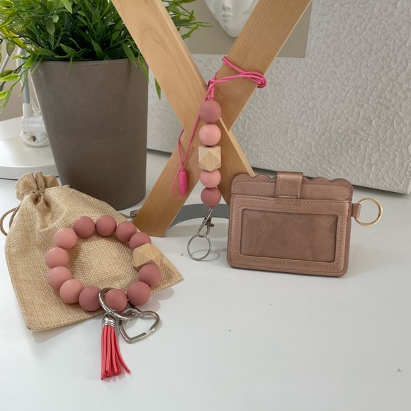 Bracelet Keychain Silicone Wood Beads/Lanyard Teacher Badge Holder Gift Set - Picture 3 of 6